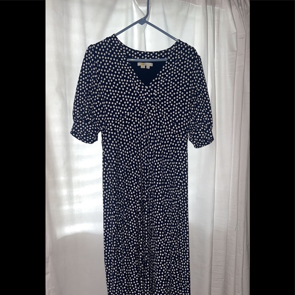 Classy navy blue polka dot dress!💙🤍